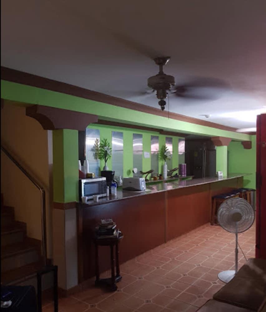 Express Inn Pty Aeropuerto Internacional Panama Tocumen Eksteriør bilde